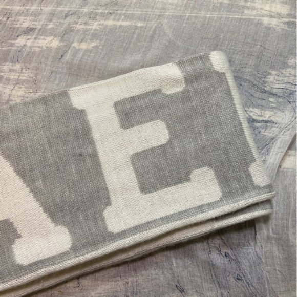 Fundraiser Item-AEROPOSTALE Knit scarf “chill out” gray and white - Picture 9 of 10